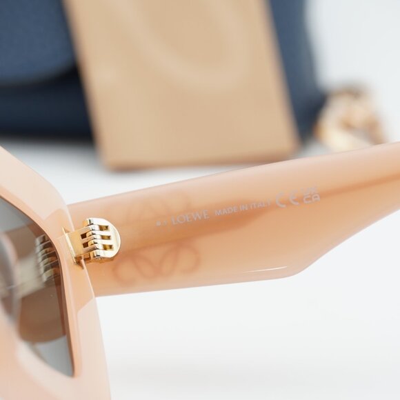 Loewe LW40145F 72E Cat Eye Sunglasses – Shiny Pink\\Brown